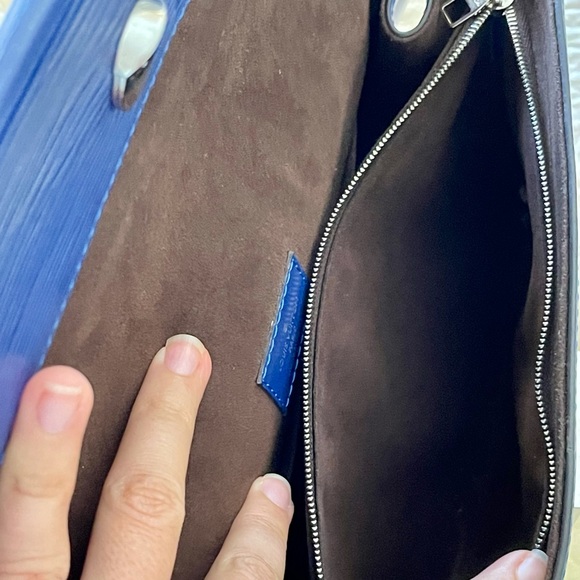 Louis Vuitton Cluny MM bag - Picture 12 of 16